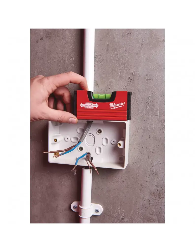 niveau-10-cm-minibox-4932459100-milwaukee (2).webp